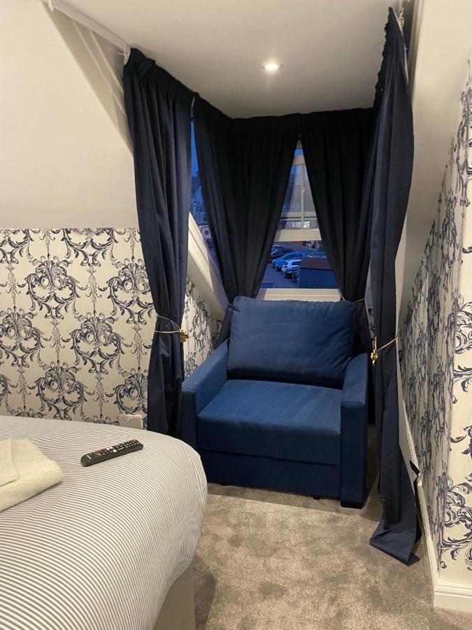 Deluxe Studios With Spa Included Портсмът Екстериор снимка