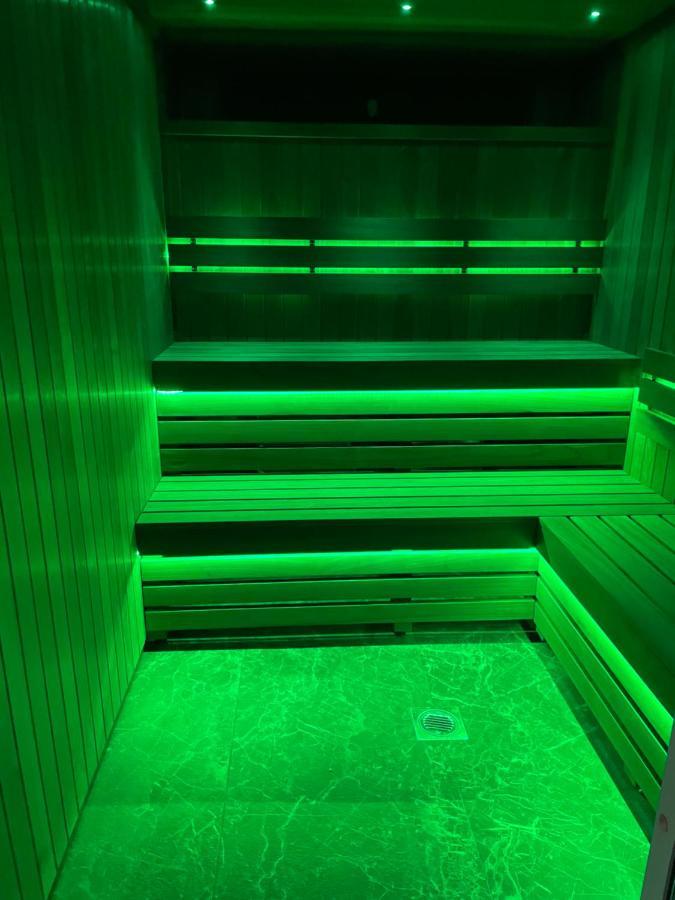 Deluxe Studios With Spa Included Портсмът Екстериор снимка