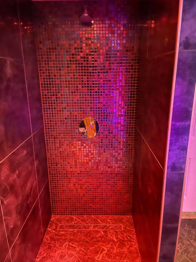 Deluxe Studios With Spa Included Портсмът Екстериор снимка