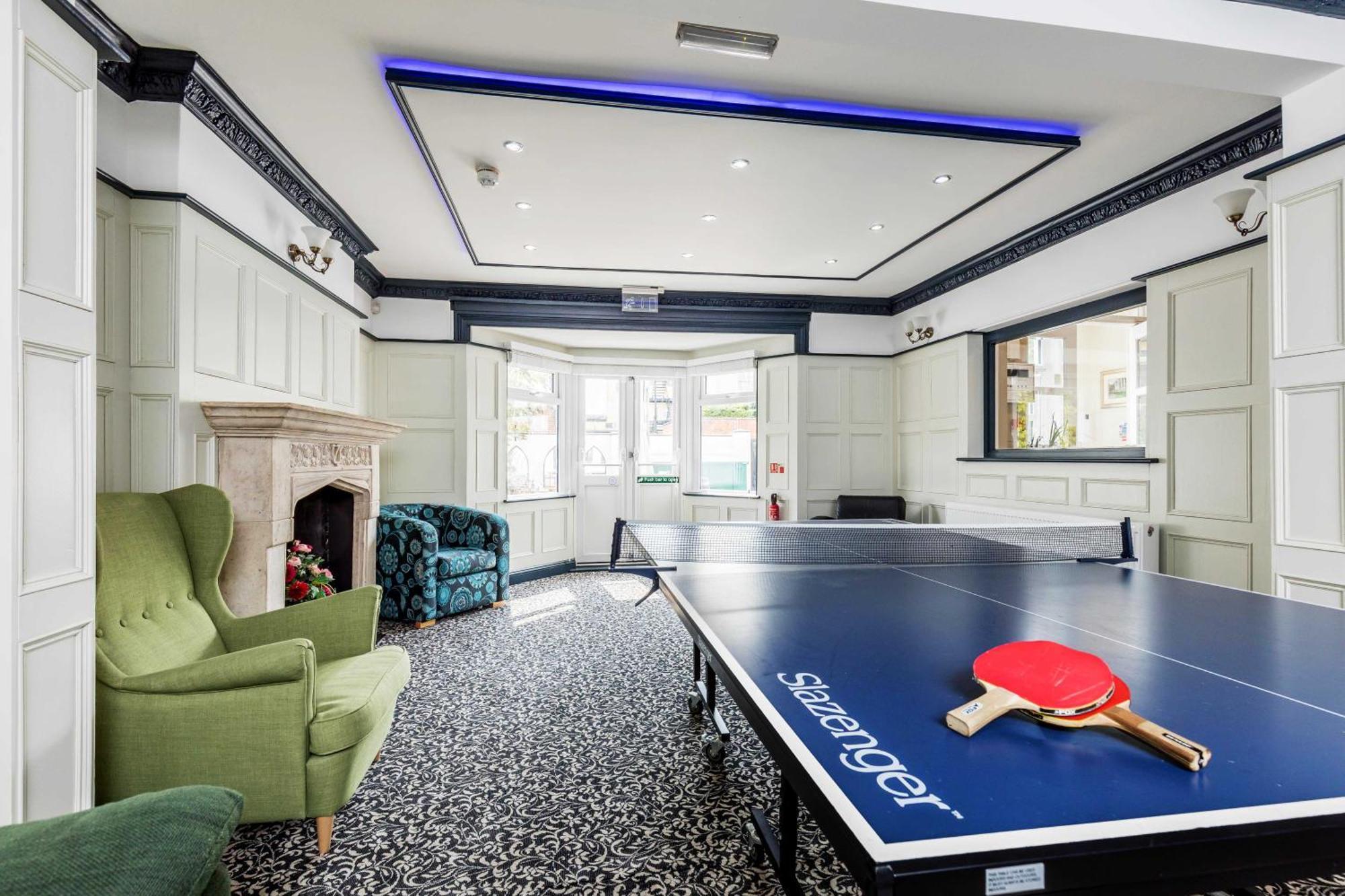 Deluxe Studios With Spa Included Портсмът Екстериор снимка