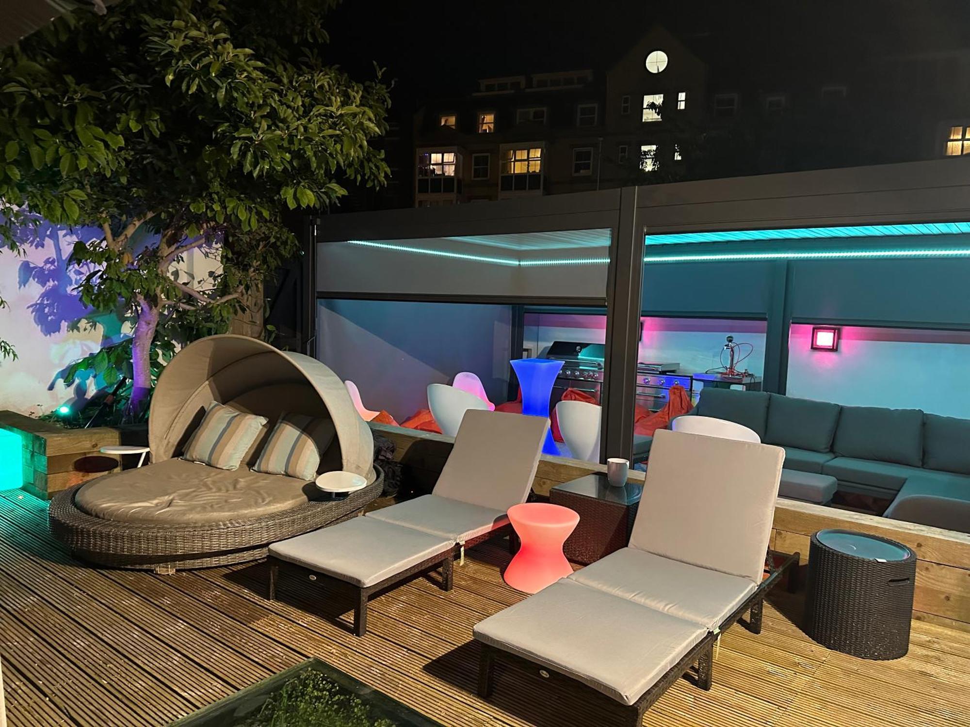 Deluxe Studios With Spa Included Портсмът Екстериор снимка