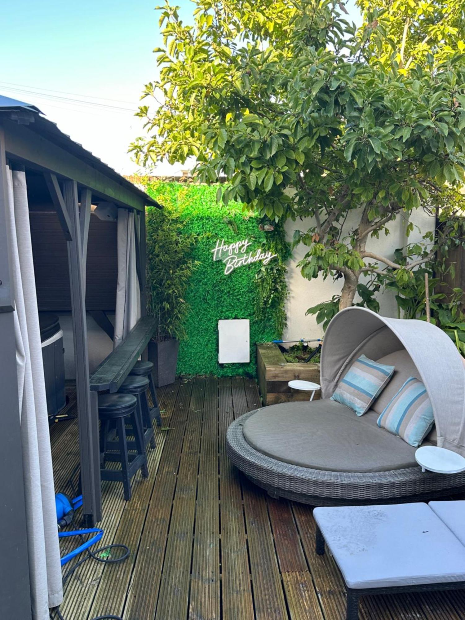 Deluxe Studios With Spa Included Портсмът Екстериор снимка